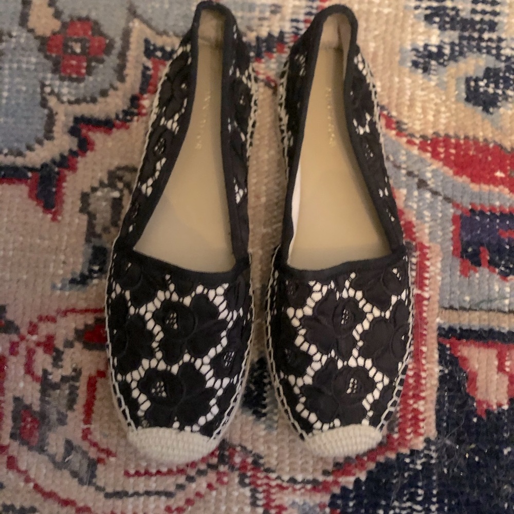 EUC  Ann Taylor black lace espadrilles!